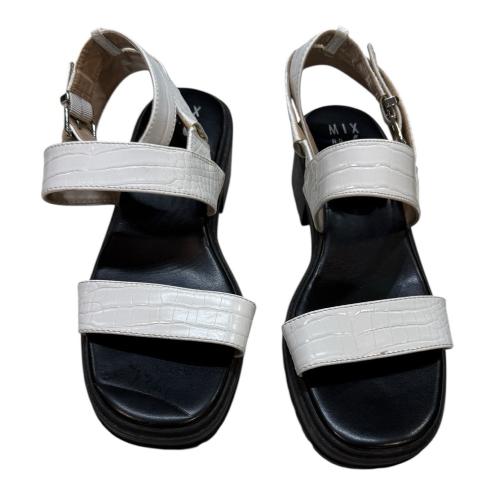 Mix No. 6 White and Black Sporty Sandals EUC CBOX6
